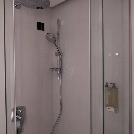 Hotel Gracian Сремска Митровица Екстериор снимка