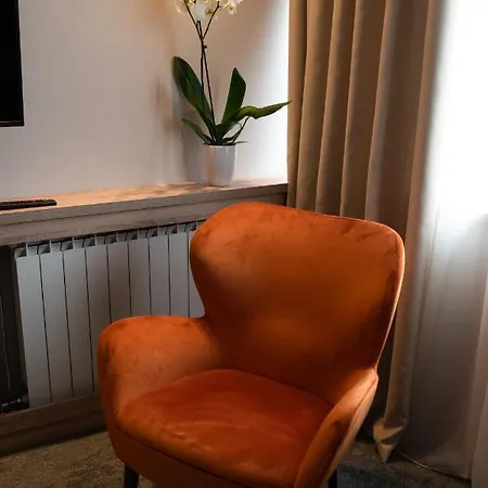 Hotel Gracian Сремска Митровица Екстериор снимка