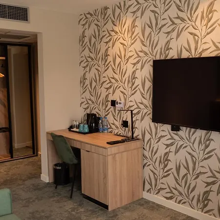 Hotel Gracian Сремска Митровица Екстериор снимка