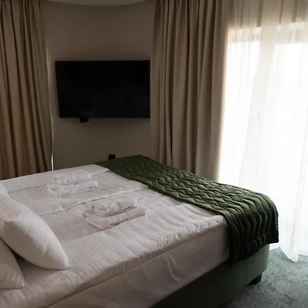 Hotel Gracian Сремска Митровица Екстериор снимка