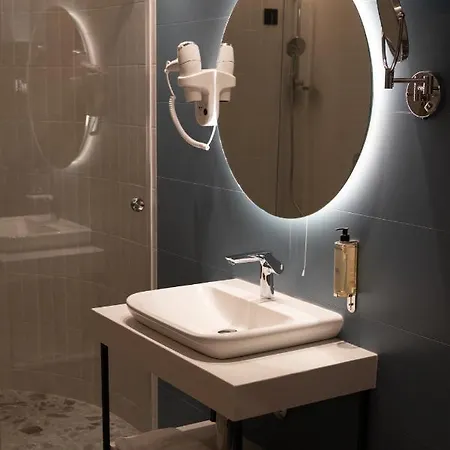 Hotel Gracian Сремска Митровица Екстериор снимка