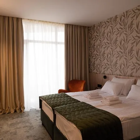 Hotel Gracian Сремска Митровица Екстериор снимка