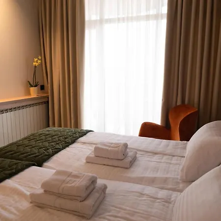 Hotel Gracian Сремска Митровица Екстериор снимка