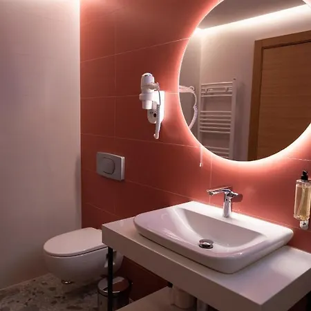 Hotel Gracian Сремска Митровица Екстериор снимка