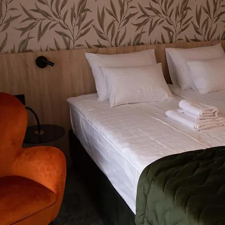 Hotel Gracian Сремска Митровица Екстериор снимка