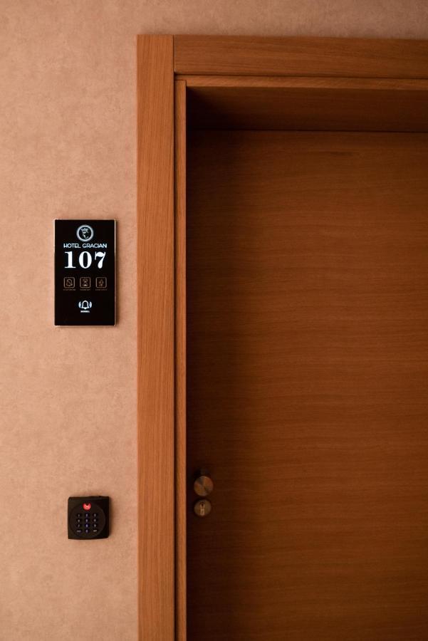 Aparthotel Gracian