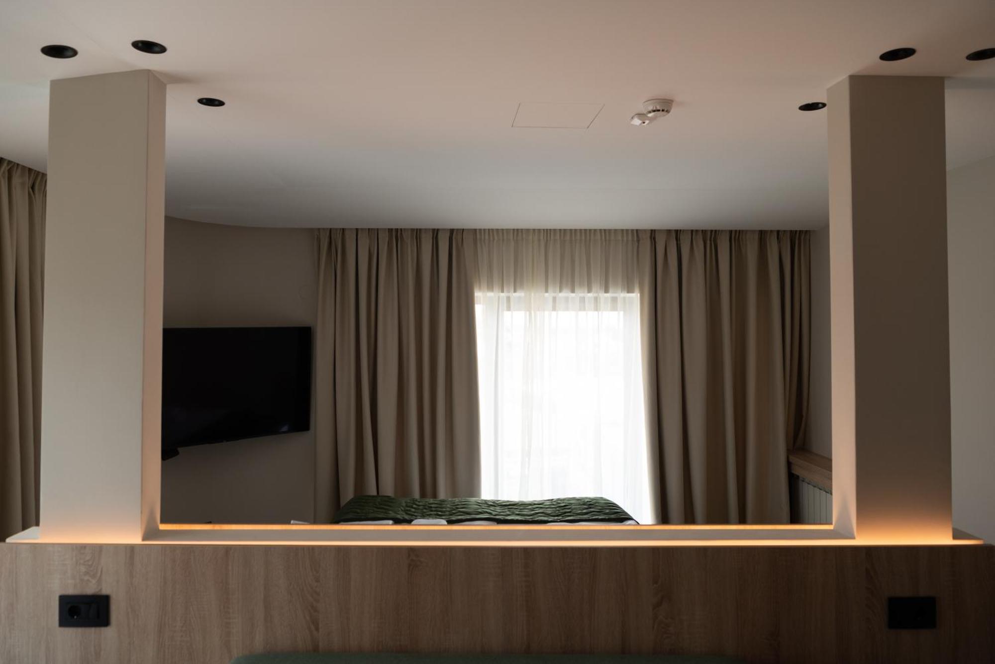 Gracian Aparthotel